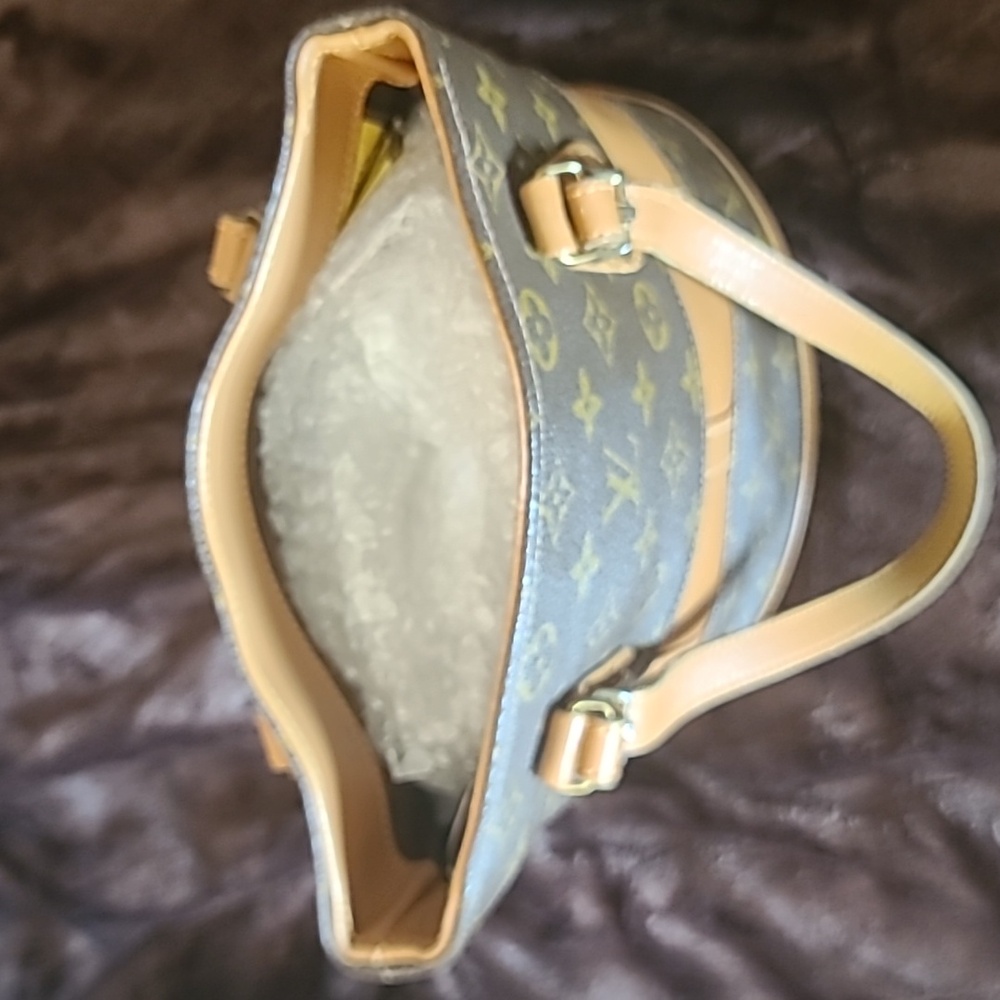 Vintage Louis Vuitton Marais Bucket Purse - Picture 4 of 4